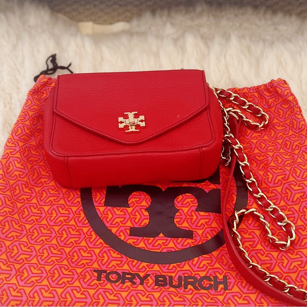 Tory Burch shoulder bag .  Used a few times from smoke free and per free house .